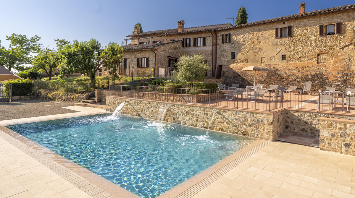 The swimming pool of Tenuta Sovestro